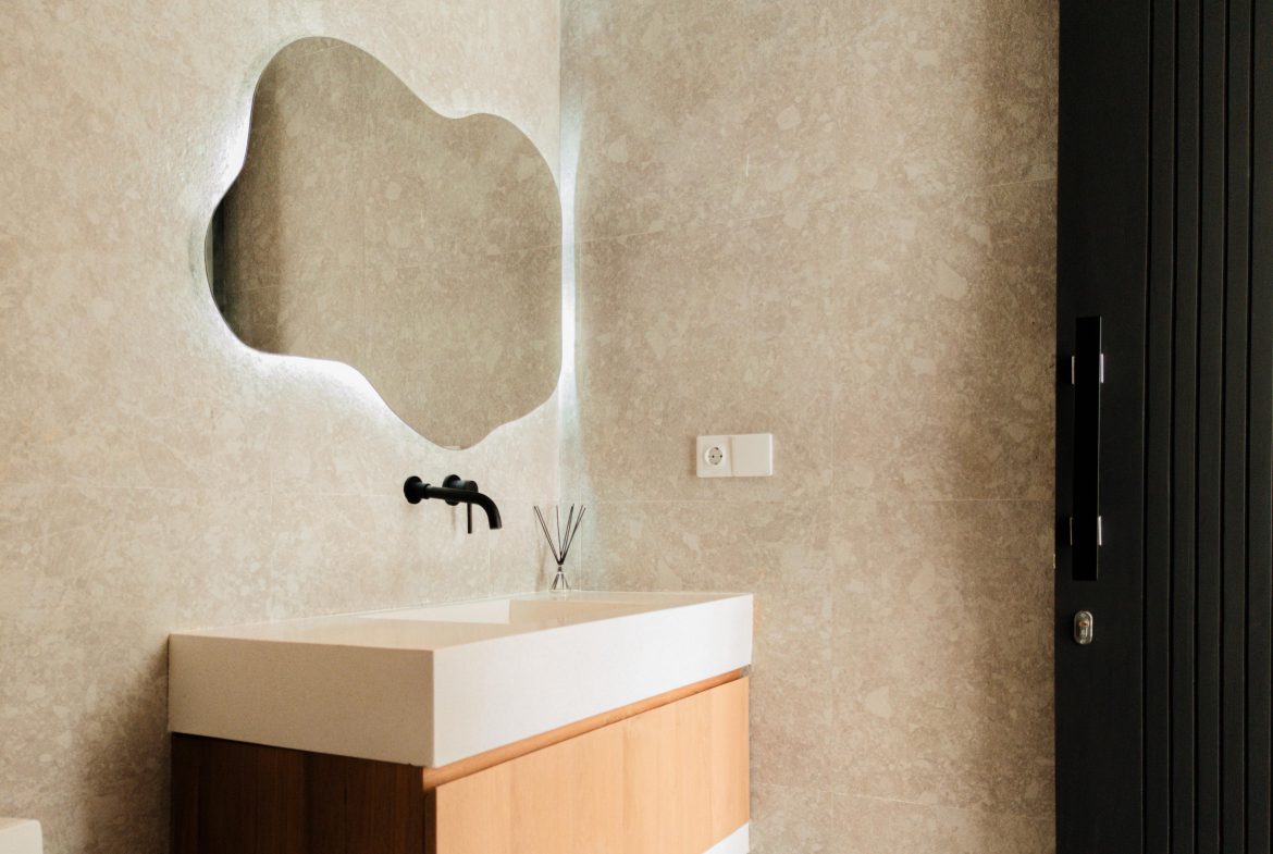 0570d569 3f16 4279 86a0 23dfa0bd6e24