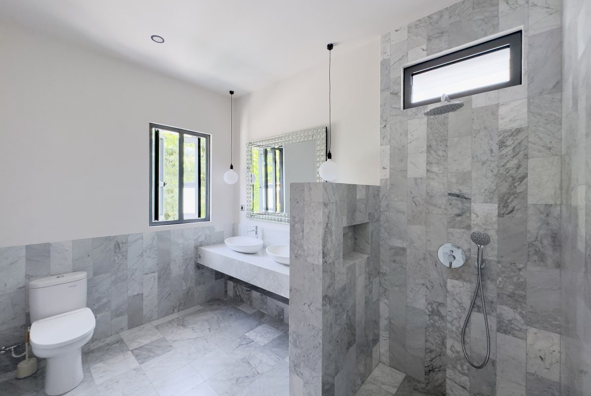 Master Bathroom 3