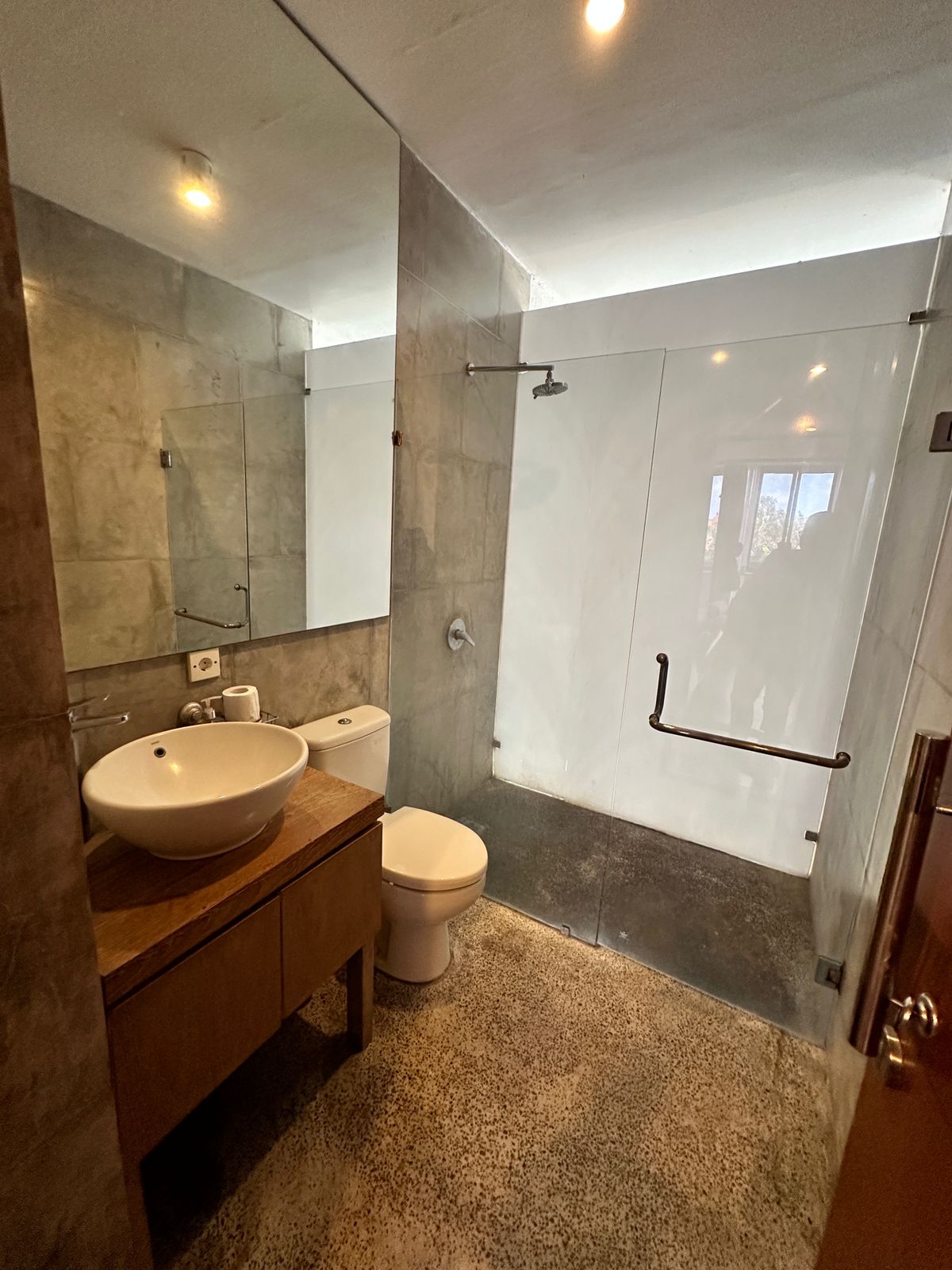 WhatsApp Image 2025 08 18 at 17.09.03