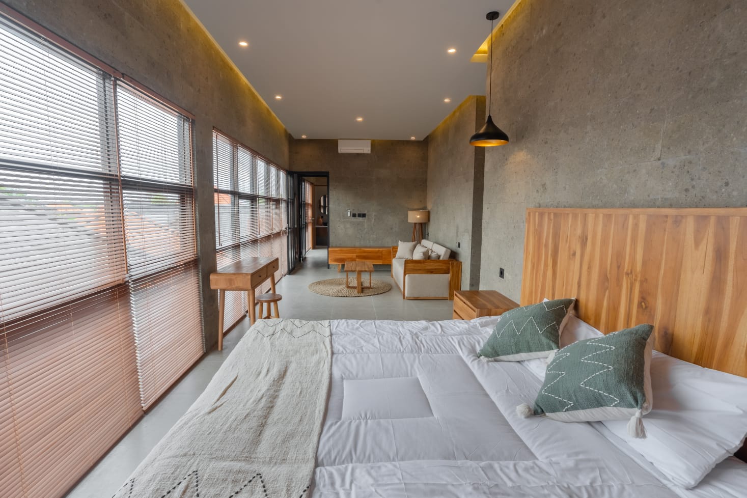 WhatsApp Image 2025 08 22 at 11.04.15